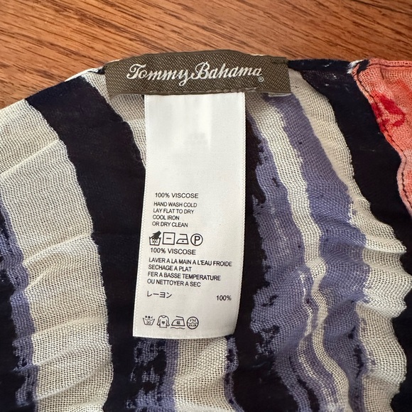 🌴 Tommy Bahama Infinity Summer Scarf🌴 - Picture 3 of 7